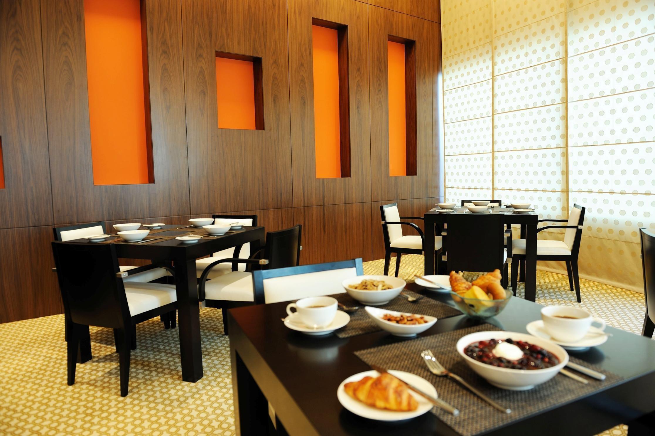 Staybridge Suites Yas Island Abu Dhabi, An Ihg Hotel Restoran gambar